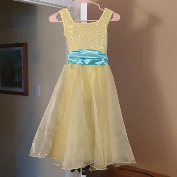 Girls dance costume